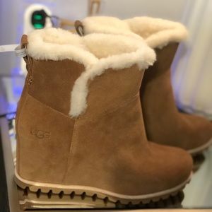 New Ugg Seyline boots (chestnut)